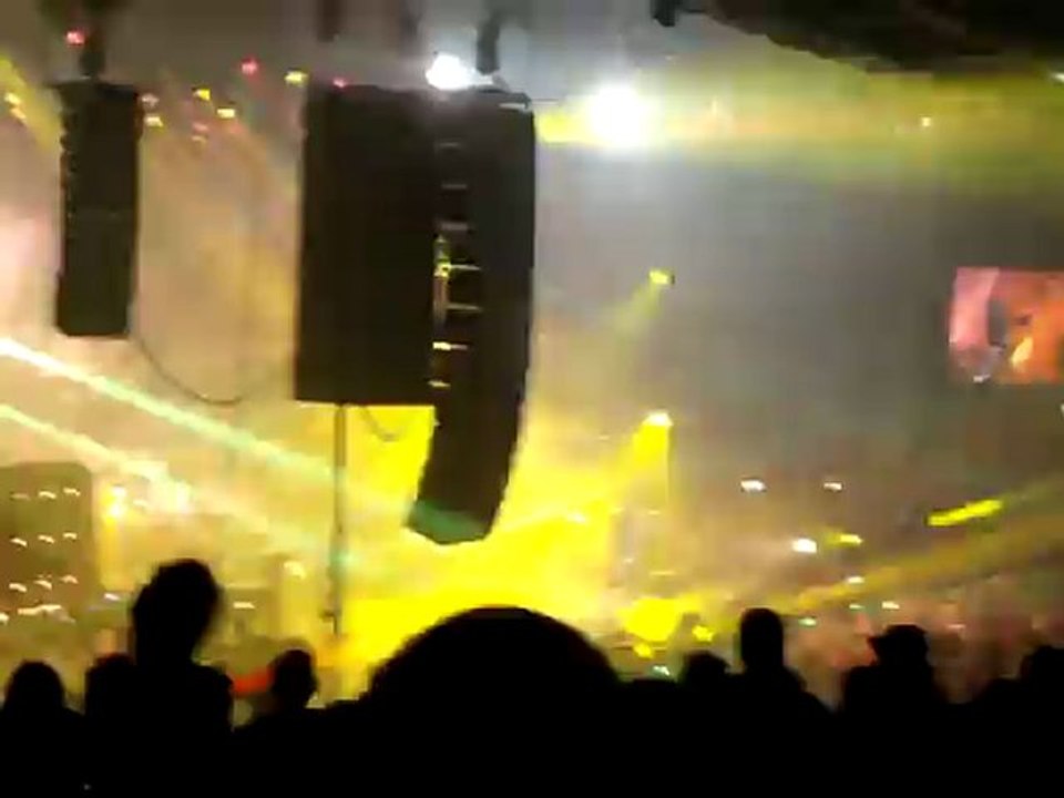 Johnny Hallyday - Allumer le feu - Foire aux vins Colmar - 3 aout 2012 .