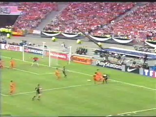 Morientes goal + substitution, 2000 Champions League Final (Real Madrid vs Valencia)