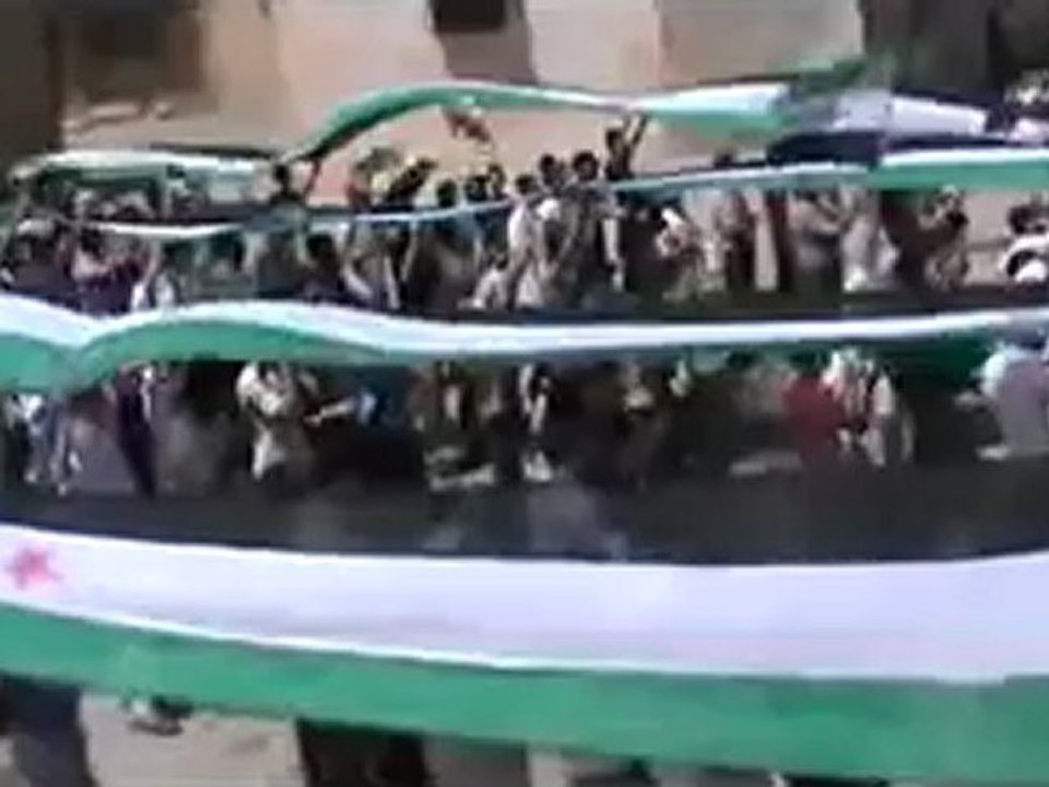 Syria فري برس  حماه المحتلة مظاهرة باب قبلي في جمعه النصر القادم من الشرق 3 8 2012 Hama