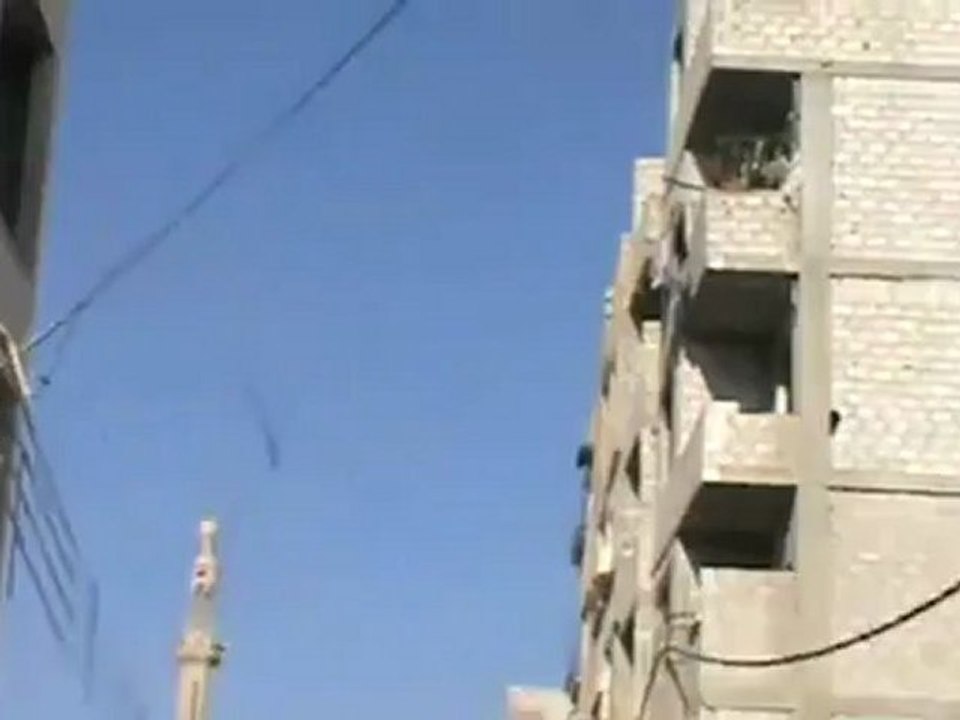 Syria فري برس  ريف دمشق عربين  آثاار القصف العشواائي على المدينة 4 8 2012 Damascus
