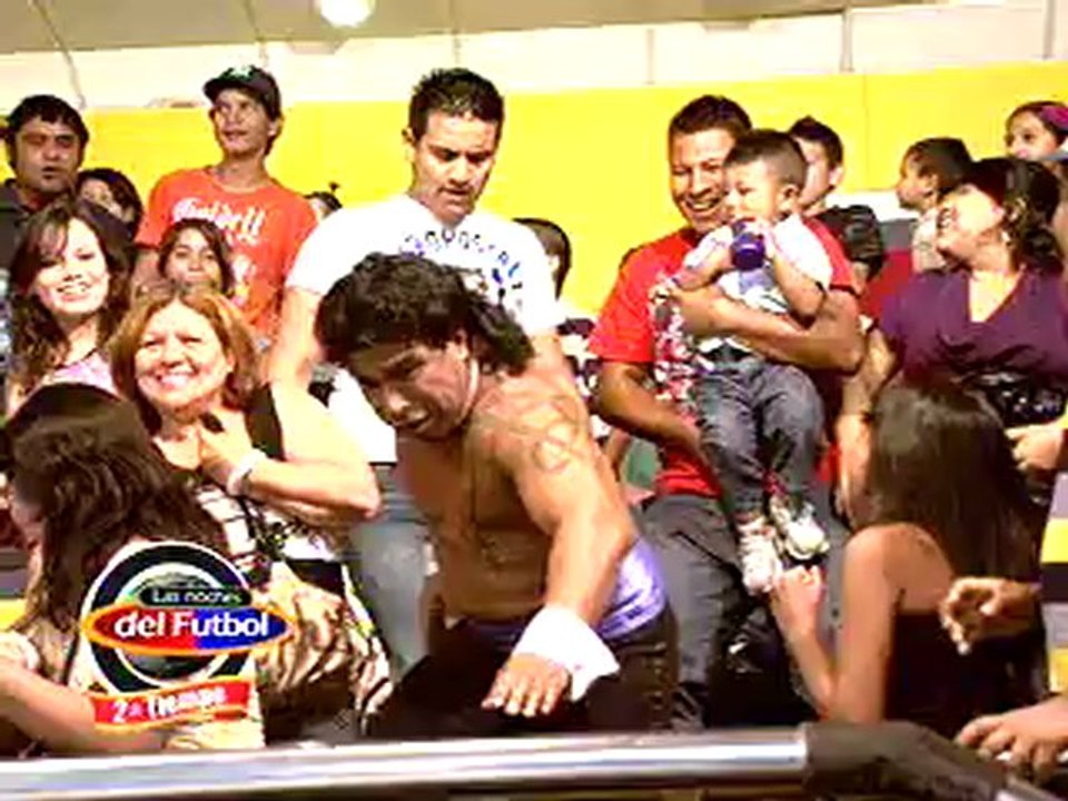 Tun Tun es Golpeado por el Simbolo