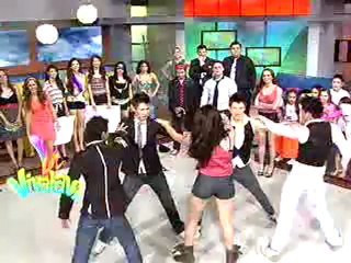 Flor hace la competencia de Baile...