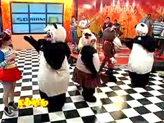 Estrellita del Mar juega con los Pandas..