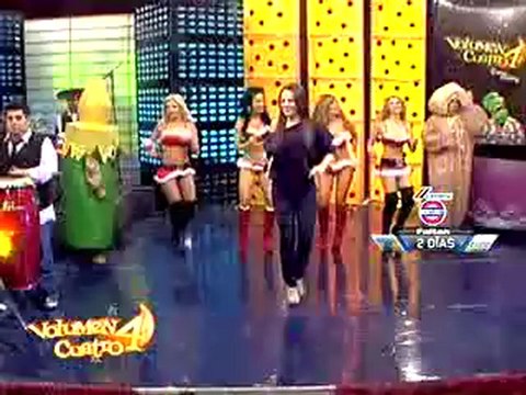 Arely Téllez cantando en Volumen 4