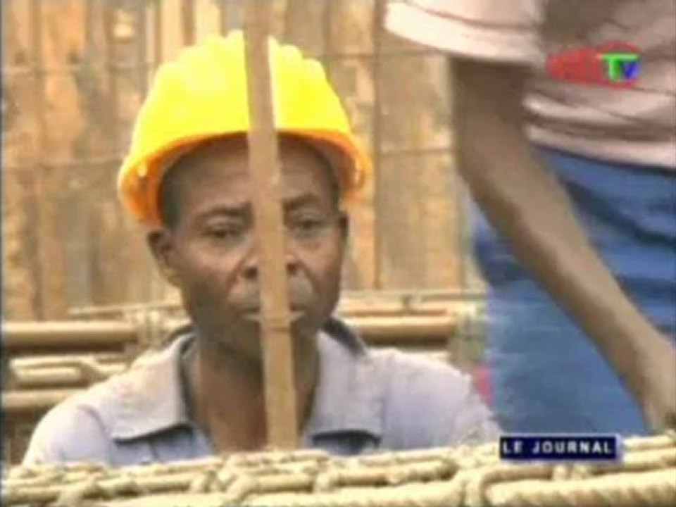 Le maire de Brazzaville visite les travaux de construction des deux tours jumelles