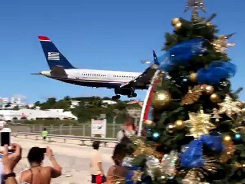 US Airways Boeing landing in Princess Juliana Airport St. Marteen