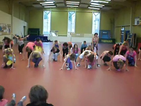 zumba waka waka Shakira show BAYEUX FITNESS FORME juin 2010