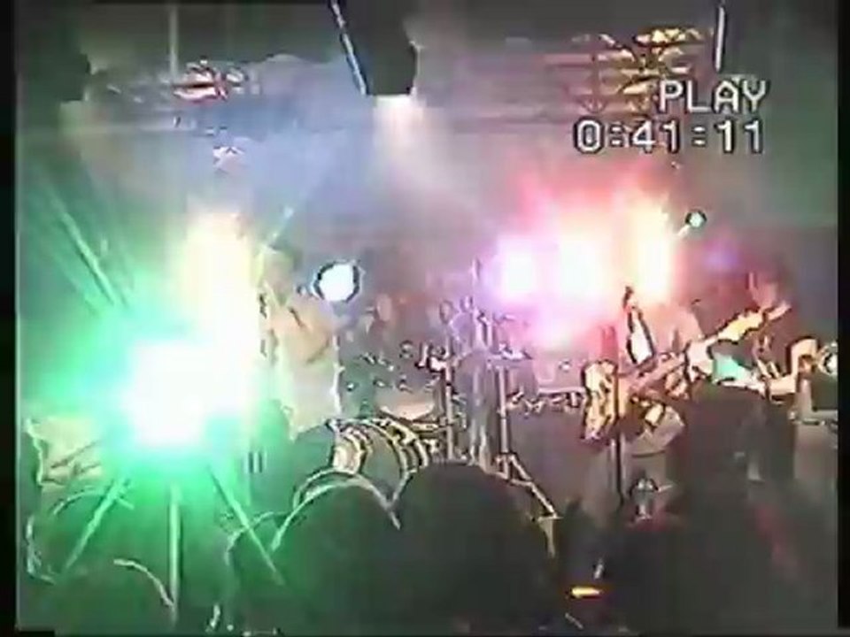 QUEEN ( enfin presque !) "Radio Ga Ga"