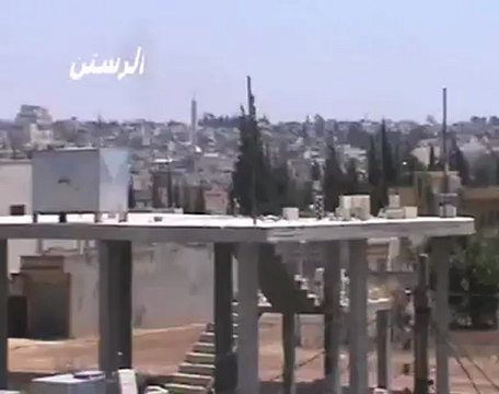 Syria فري برس حمص الرستن الصواريخ وهي تتساقط على المساجد 5-8-2012