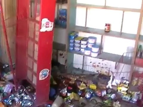 Syria فري برس حماه المحتلة الأربعين آثار الدمار على محال المدنيين5-8-2012 Hama