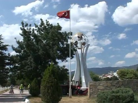 Şehitlik Anıtı ve Çevresi Düzenleniyor