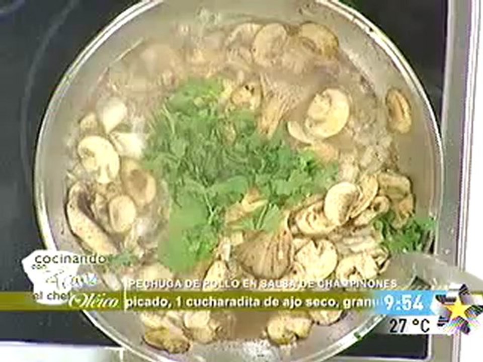 Chef franz cocina pollo en salsa de champiñones