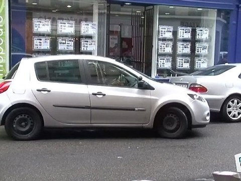 Permis de conduire: faire un créneau