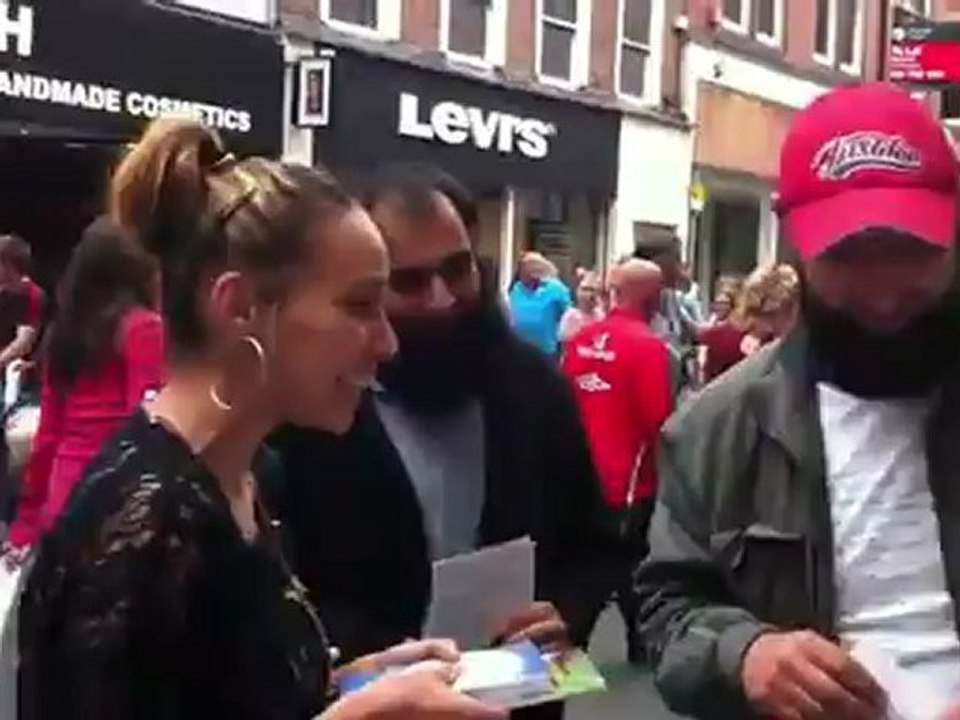 Converting to Islam in live