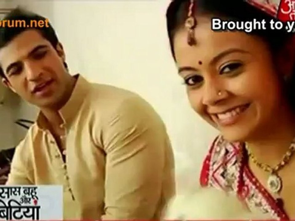 Raashi Aur Urmi Ki Chori - Saathiya