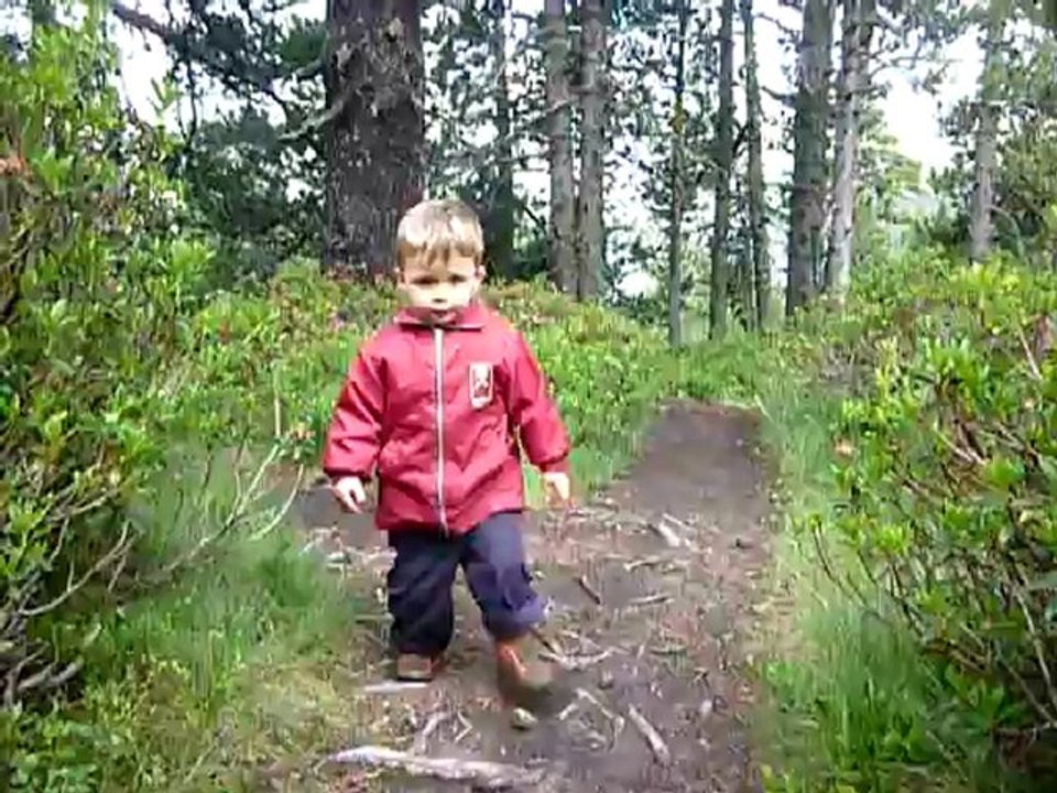 2012 07 06 E et C crapahutent en montagne