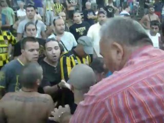 Смут по трибуните на Голямата къща