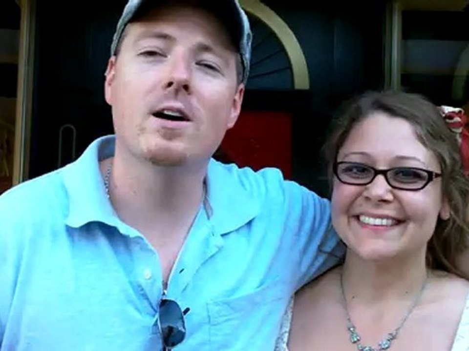 Our Day In Petoskey, Michigan - walked around downtown and went into some shops. Michigan travel. Independent shops