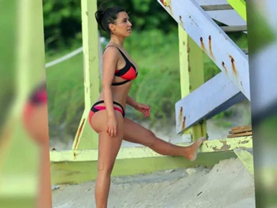 Kim Kardashian zeigt ihre sexy Kurven im farbigen Bikini