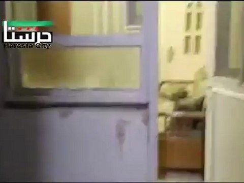 Syria فري برس ريف دمشق آثار الدمار نتيجة قصف الدبابات على الابنية السكينة 5-8-2012 ج2