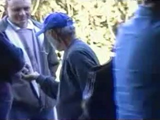 Mudo doido pedindo moedas