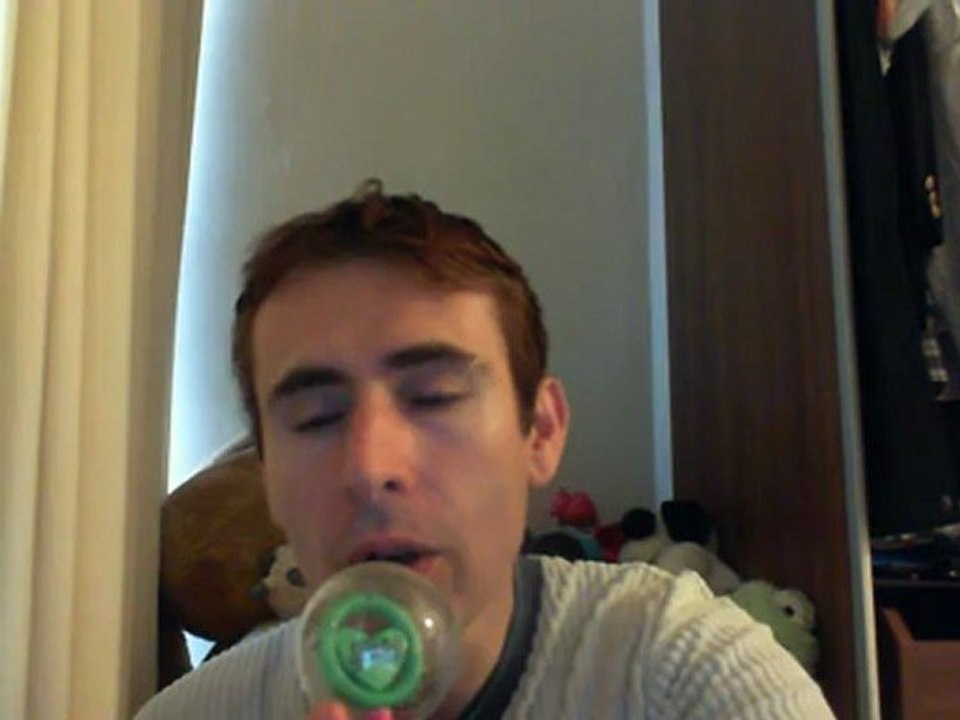 Wiwi égratigne "les enfants dieux" de Patrick Abrial