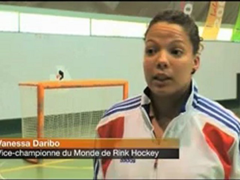 RINK HOCKEY - REPORTAGE ORANGE SPORT - Stage de l'équipe de France féminine de Rink hockey à Coutras (33) 4 juillet 2012