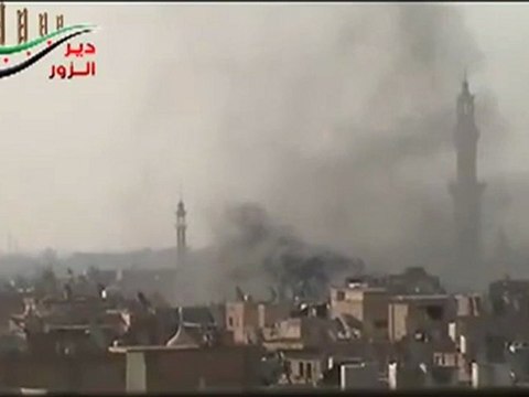 Syria فري برس دير الزور القصف العشوائي على حي المطار وسحب الدخان تغطي السماء 5 8 2012