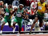 Usain Bolt breezes through 200m heat