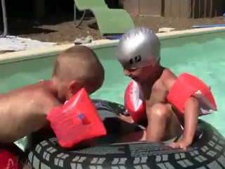 les enfants a la piscine aout 2012