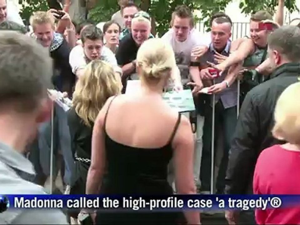 Madonna meets fans in Moscow ahead of concert