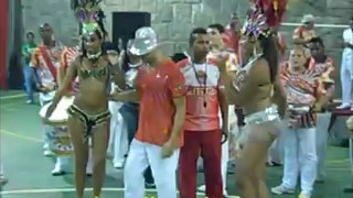 Viradouro Samba Show Group in Rio de Brazil: Samba Moving