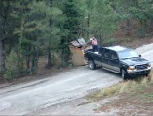 Osos Atrapados En El Basurero,Con Un Final Notable.