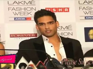 Siddharth Mallya with Pernia Qureshi At LFW 2012