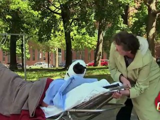 Suspendu à son plâtre