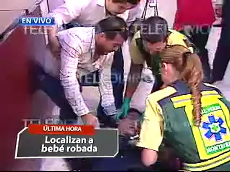 Recien nacida localizada, padre se desmaya de la emocion.