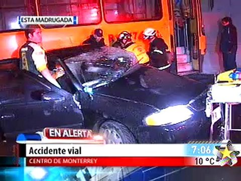 Aficionados de rayados sufren accidente vial