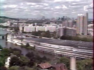 Documentaire "L'Île Seguin : De Renault à Pinault" (2002)