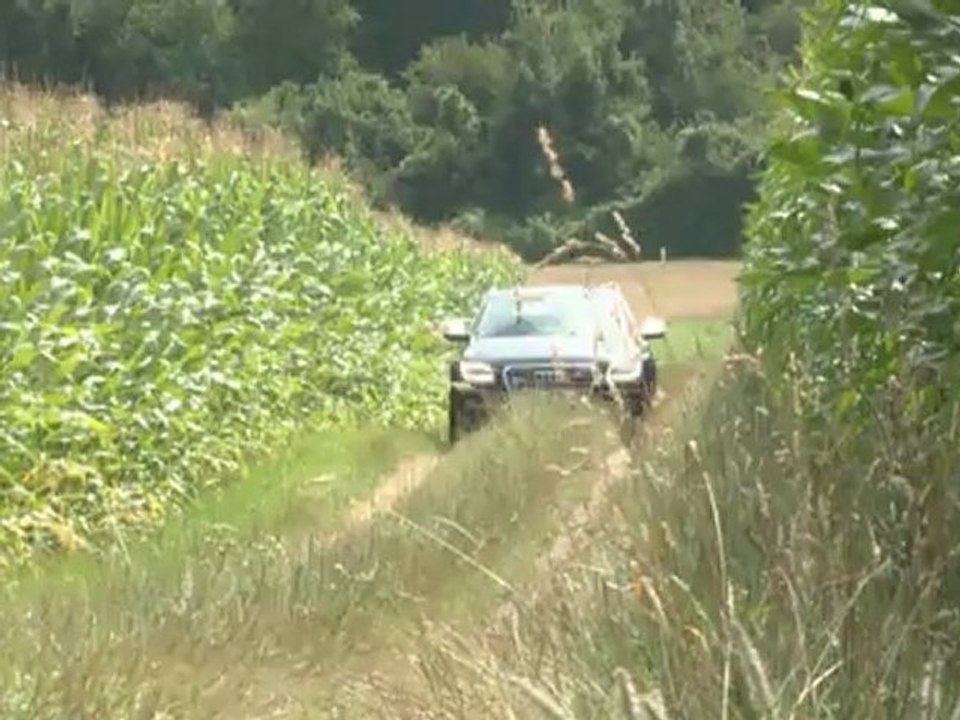 Audi SQ5 - HD - English