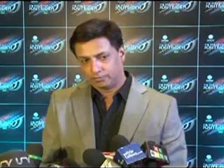 Red Carpet Launching Party Of Outsider With Shahrukh Khan-02