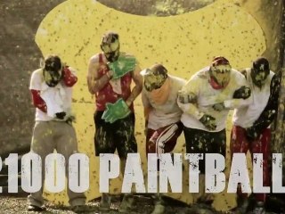 5 mecs se font tirer dessus par 21000 paintballs