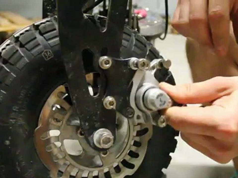 Trottinettes electriques / SXT / Tutoriel  technique changement des freins / trottinettes electriques