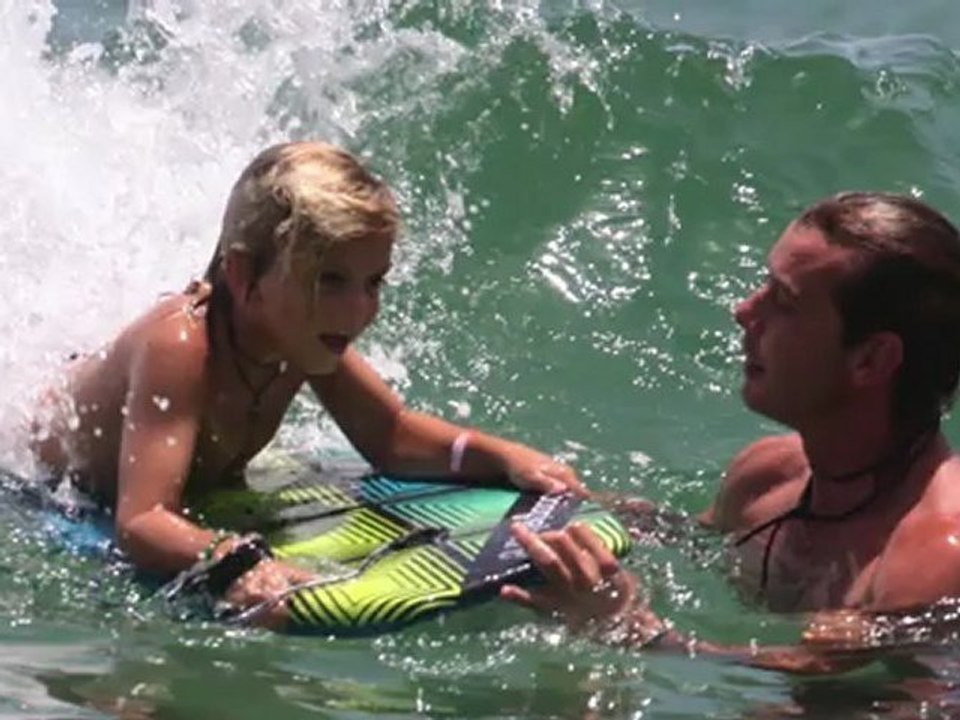 CelebrityBytes: Gavin and Kingston Get Their Boogie Board On