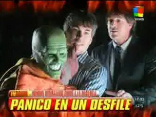 Pronto.com.ar Un hombre en máscara generó pánico en el desfile