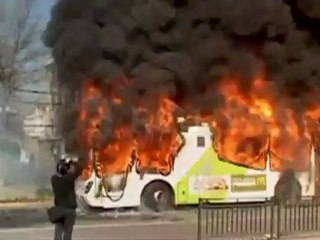 Download Video: Chilean students set buses ablaze, clash with police demanding reforms