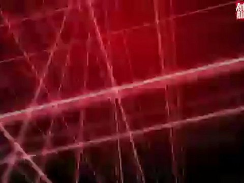 Vídeo: Tractor aplasta 7 coches de policía