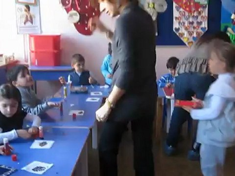 Öğrt Melahat Hüdai Gürbüz İ.ö.o. Anasınıf C Şubesi (Sanat Etkinliğinde Resim Çerçevesi Yaparken )