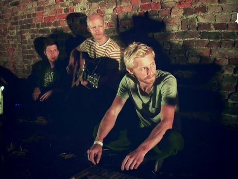 WAF! NS - EWERT AND THE TWO DRAGONS (Ee)