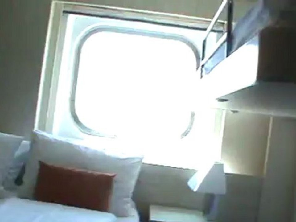 Mein Schiff 2 TUI Cruises die Fellas Hamburg Hafen Kabine Behinderten