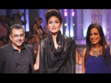 Kareena Kapoor Sizzles On Ramp @ Lakmé Fashion Week - Winter/Festive 2012